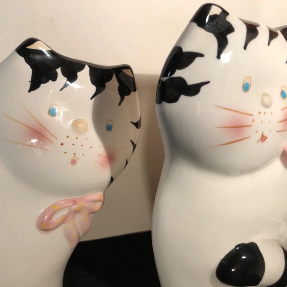 Big ! Set of 2 Vintage Cat 🐈 Figures black & white ceramic Super Cute